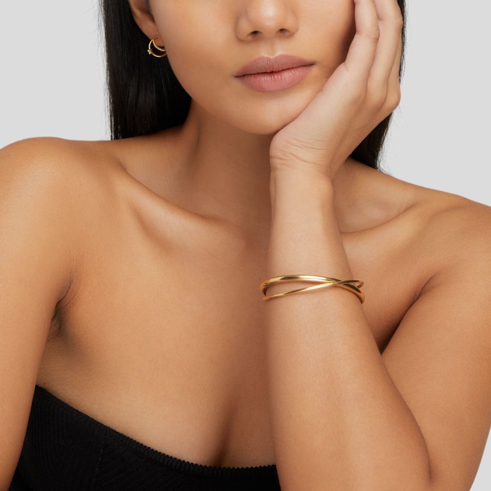 Goldene Twist-Armband